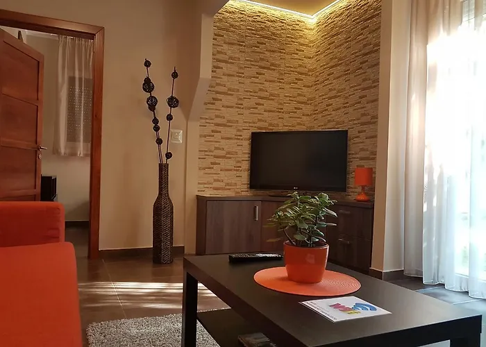 Mgtels Apartman - With Private Parking