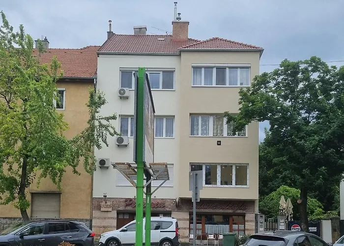 Mgtels Apartman - With Private Parking